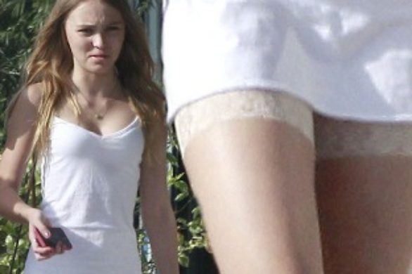Lily Rose Depp w  legginsach z koronką