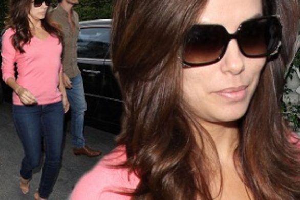 Eva Longoria coraz częściej wybiera jeansy i japonki