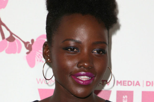 Lupita Nyong’o oburzona przeróbką zdjęć! Magazyn wyretuszował jej… włosy!