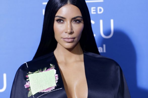 Zapomnij o staniku z push-upem! TEN makijaż powiększy Twoje piersi!