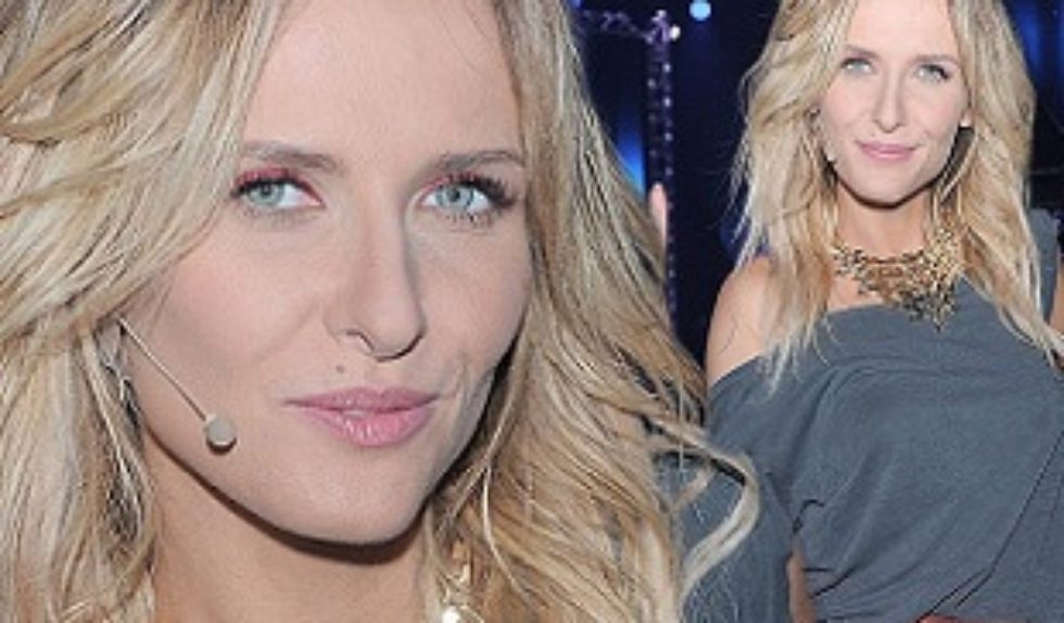 Patrycja Markowska w błyszczącej spódnicy Przybylskiego