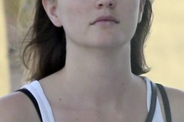 Leighton Meester bez grama makijażu (FOTO)