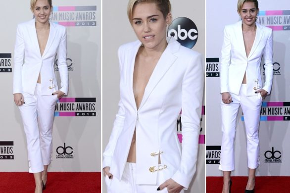 Miley Cyrus w białym garniturze Versus Versace(FOTO)
