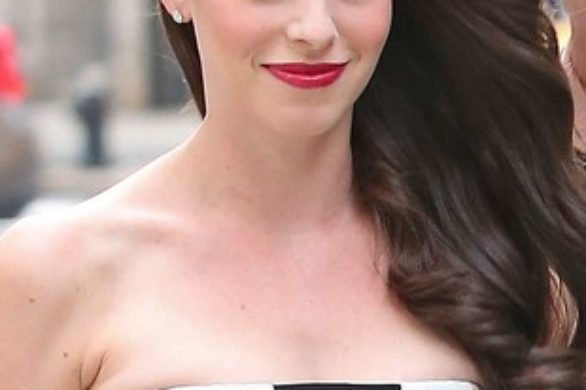Lauren Miller w eleganckiej sukience