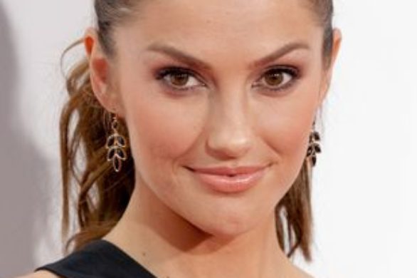 Minka Kelly w sukience z jesiennej kolekcji Sophie Theallet