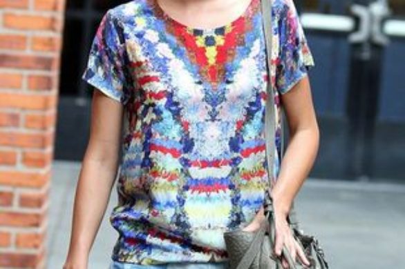 Miranda Kerr we wzorzystej bluzce (FOTO)