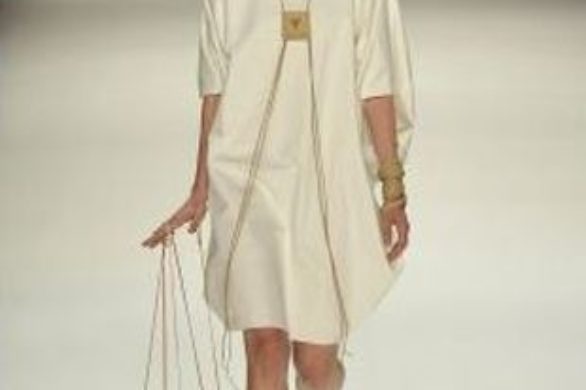 Modelki z brodą u Patricka Mohra