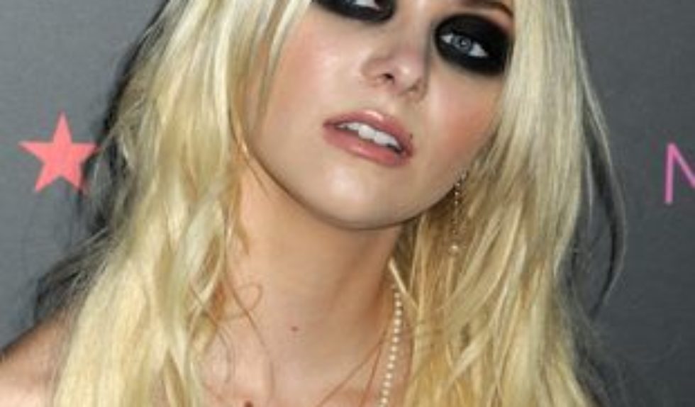 Taylor Momsen i jej smoky eyes Taylor Momsen i jej smoky eyes