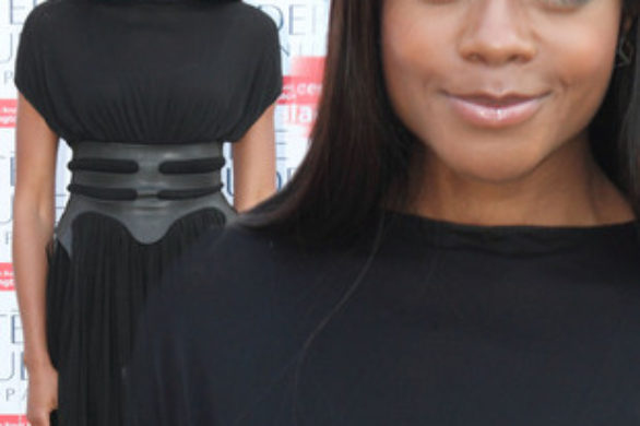 Naomi Harris w oryginalnej małej czarnej