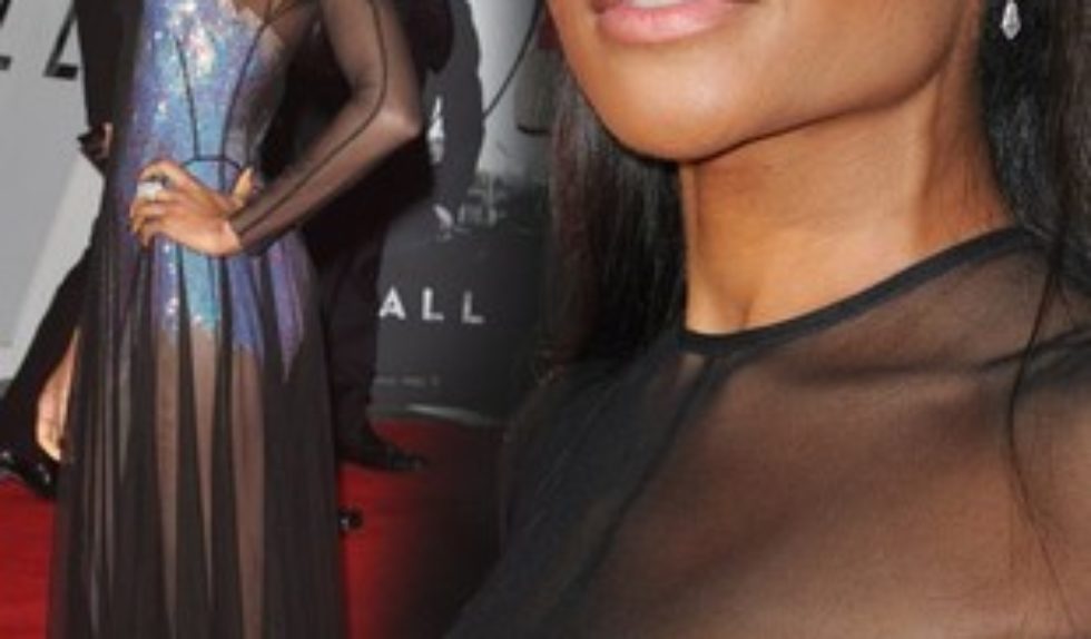 Naomie Harris w seksownych prześwitach na premierze Skyfall Naomie Harris w seksownych prześwitach na premierze Skyfall