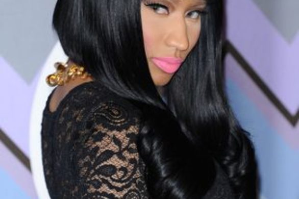 Szykowna Nicky Minaj w czarnej peruce (FOTO)