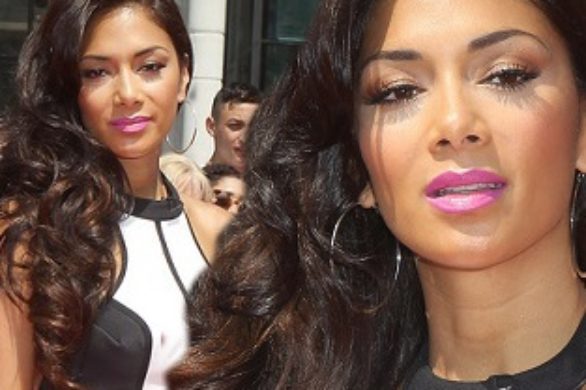 Nicole Scherzinger w biało-czarnej sukience