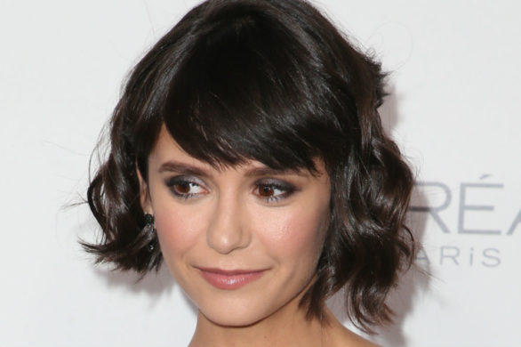 Nina Dobrev pokazała nową fryzurę! Zapuszczanie włosów po bobie może być piękne!