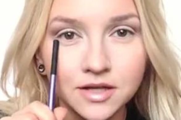 8 tricków powiększających oczy, których nie znałaś (VIDEO)