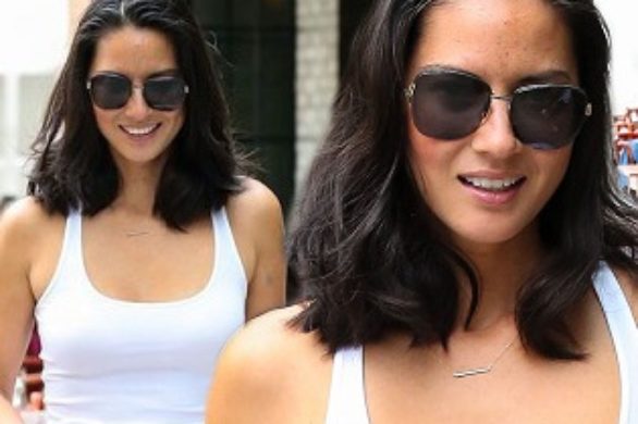 Olivia Munn w niebieskich spodniach