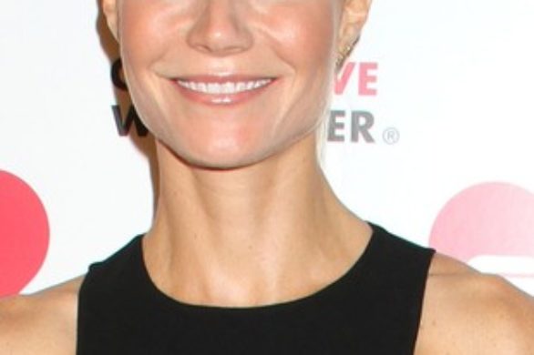 Gwyneth Paltrow w geometrycznej sukience Michaela Korsa