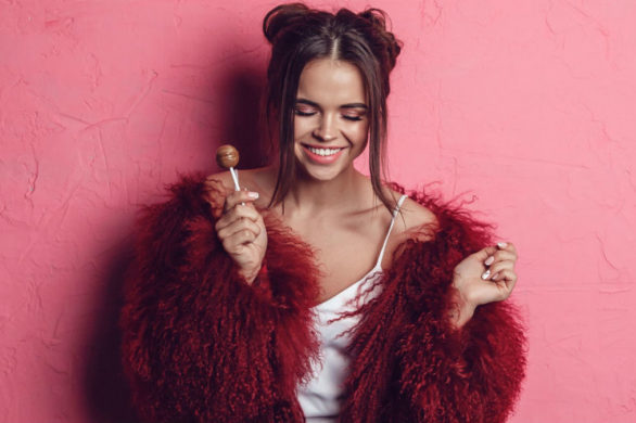 Pożegnaj się ze spierzchniętymi ustami i zrób to na 5 różnych sposobów!