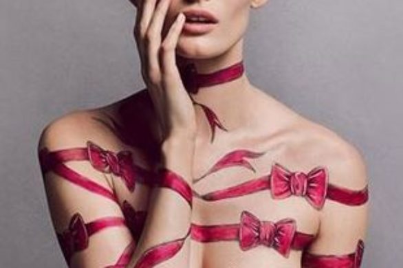 Fantazyjna reklama nowych perfum Viktor&Rolf