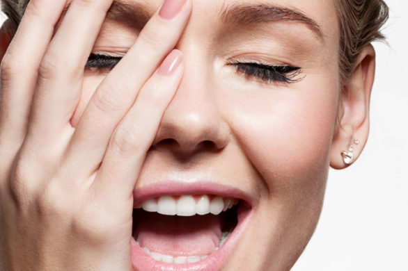 Masz tłustą cerę? Oto, jak powinnaś nakładać podkład!