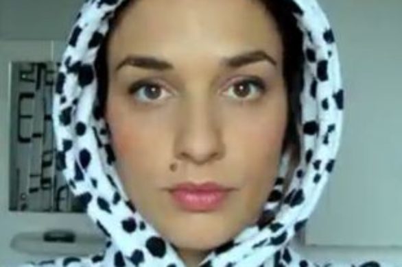 Ta dziewczyna robiła sobie zdjęcia przez rok (MOCNE!)