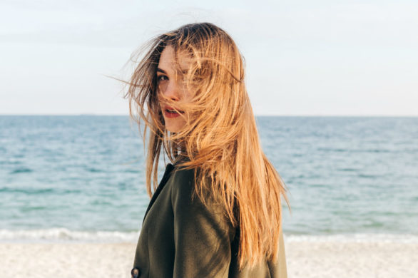 Masz przetłuszczające się włosy? Zobacz jak skutecznie pozbyć się tego problemu