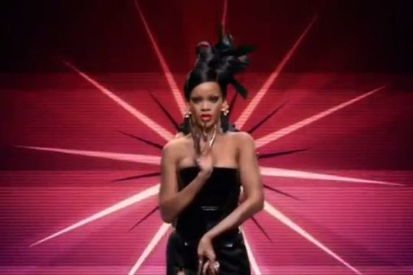 Rihanna bez brwi i w stylu gejszy