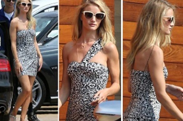 Rosie Huntington-Whiteley w któtkiej sukience