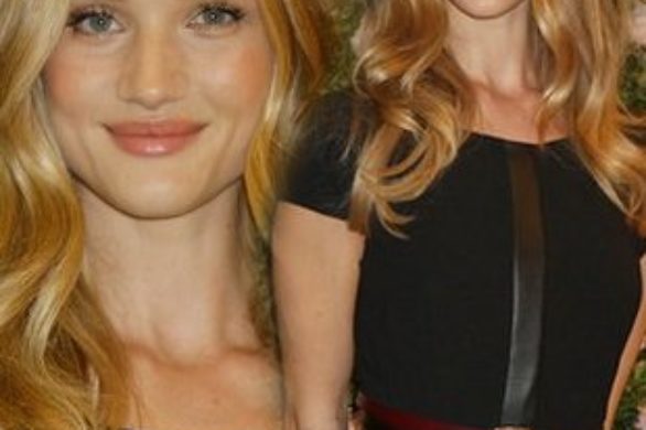 Seksowna mała czarna Rosie Huntington-Whiteley (FOTO)