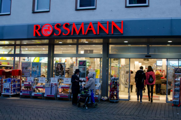 Rusza gigantyczna promocja w Rossmannie! Idealna przed wyjazdem na urlop!