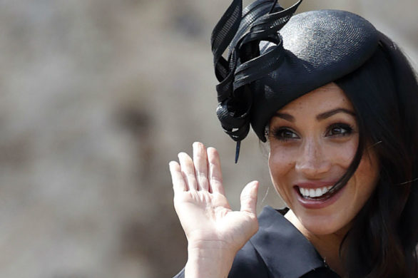 Oto dlaczego Royals zawsze trzymają swoje torebki w lewej dłoni!