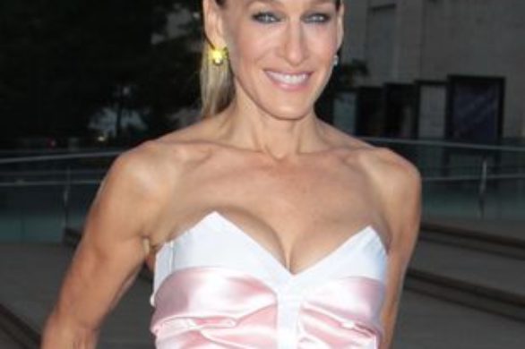 Sarah Jessica Parker w kreacji dwóch projektantów (FOTO)