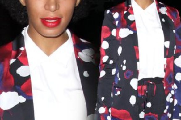 Solange Knowles w kolorowym garniturze
