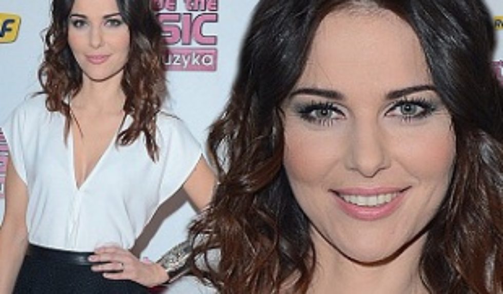 Paulina Sykut w rozkloszowanej spódnicy