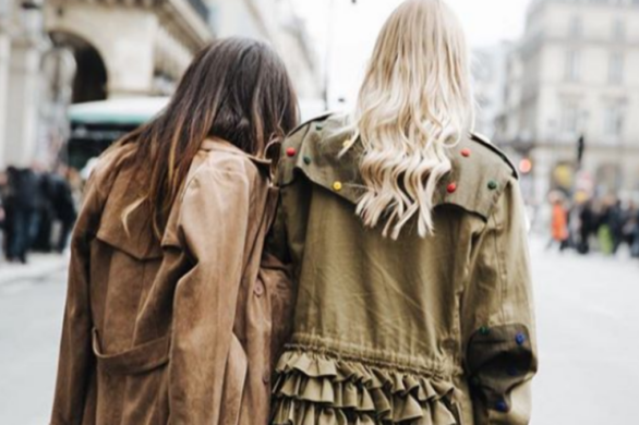 Ta torebka już szaleje w sieci. Wiosną zobaczysz ją u wszystkich fashionistek!