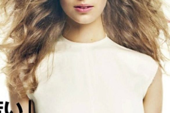 Vanessa Axente  na okładce lutowego wydania Vogue Japan