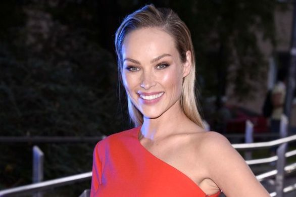 Weronika Książkiewicz i jej bajecznie długie nogi w czerwonej sukience (FOTO)