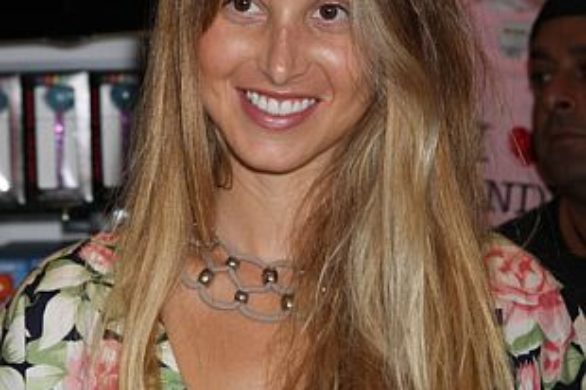 Whitney Port w kwiecistej sukience