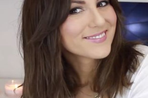 Jak ułożyć włosy do ramion? (VIDEO)