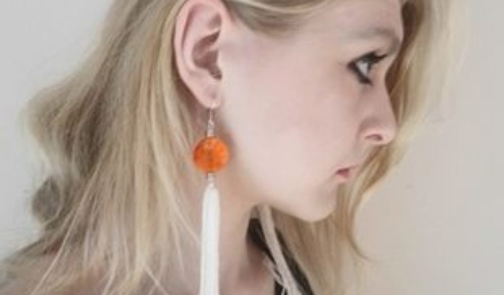 Zrób to sama: kolczyki z frędzlami (FOTO)