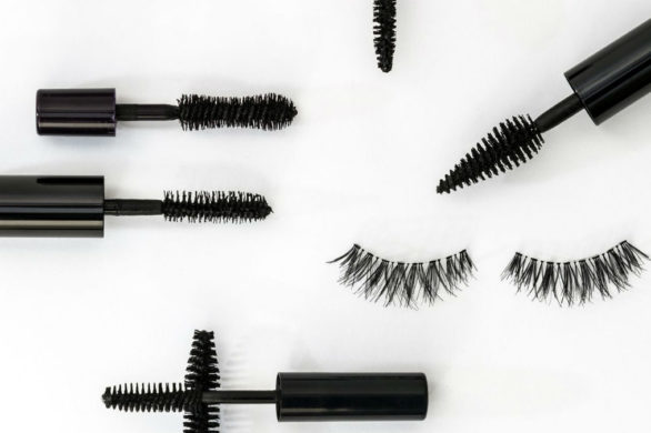 Aplikuj sztuczne rzęsy bez zrujnowania całego makijażu