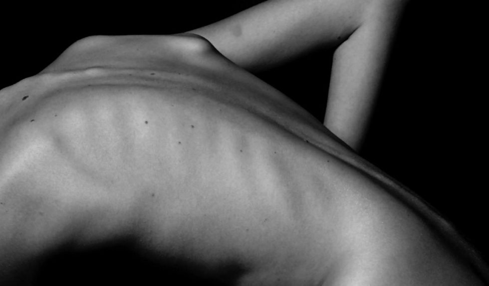 Internautki są wściekłe z powodu talerzy. Ich zdaniem to skrajny body shaming Internautki są wściekłe z powodu talerzy. Ich zdaniem to skrajny body shaming
