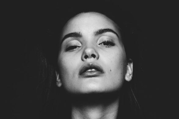 Błędy w codziennej pielęgnacji, które przyspieszają starzenie