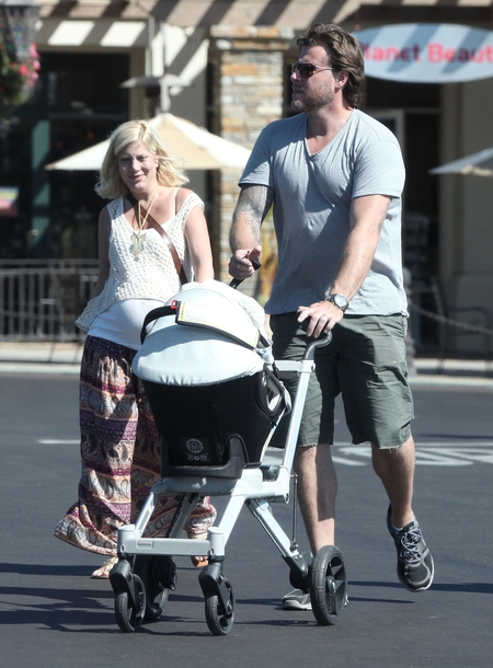 Ciążowy zestaw Tori Spelling (FOTO) Ciążowy zestaw Tori Spelling (FOTO)