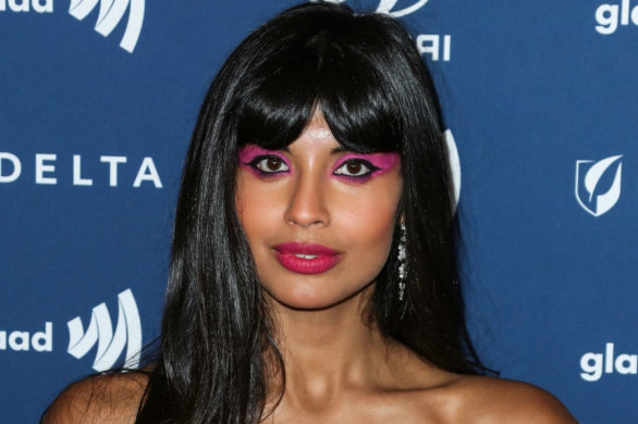 Jameela Jamil zrezygnowała z makijażystki. Na galę Emmy pomalowała się sama
