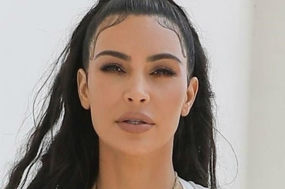 Kim Kardashian w odważnej stylizacji. Celowo zapomniała o staniku?