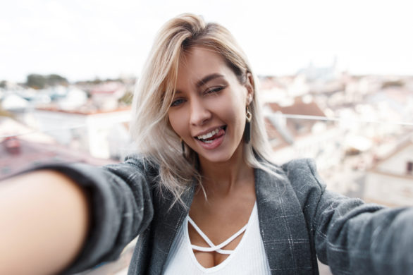Nie wyobrażasz sobie dnia bez selfie? Zobacz, czy nie grozi Ci selfitis