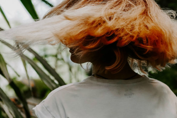 Włosy w kolorze bursztynu. Najpiękniejszy odcień na nadchodzącą jesień