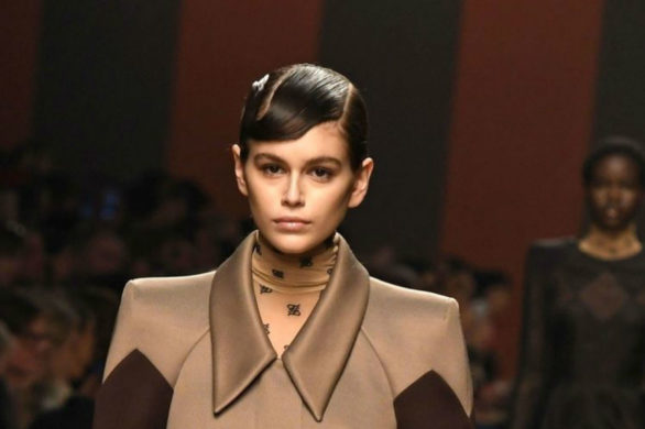 Styl Kai Gerber. Stawia na prostotę i klasykę