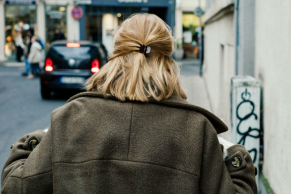 Fashionistki nie rozstają się z tym elementem garderoby. To ponadczasowy model na jesień