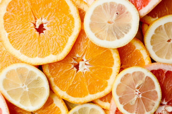 Domowy peeling z grejpfruta. To jeden z najprostszych kosmetyków DIY